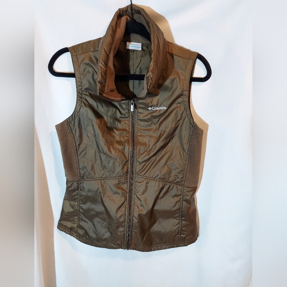 Columbia Women's Olive Green Quilted Puffer Vest
